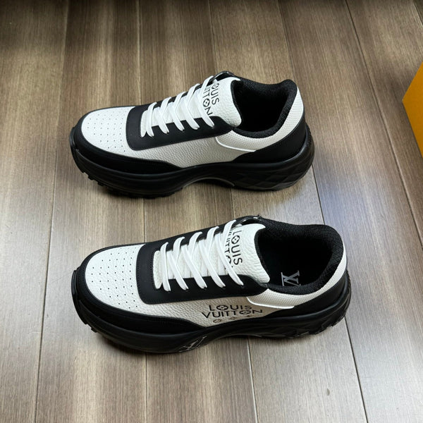 SNEAKER LV SPORT IN PELLE DI VITELLO BIANCO MIX NERO CON LOGO