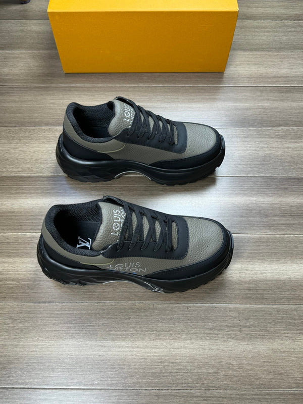 SNEAKER LV SPORT IN PELLE DI VITELLO NERA MISTA VERDE OLIVA CON LOGO