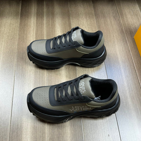 SNEAKER LV SPORT IN PELLE DI VITELLO NERA MISTA VERDE OLIVA CON LOGO