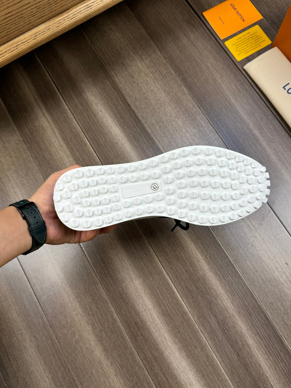 LV SNEAKERS IN BLACK MESH BREATHABLE FABRIC AND WHITE CALFSKIN