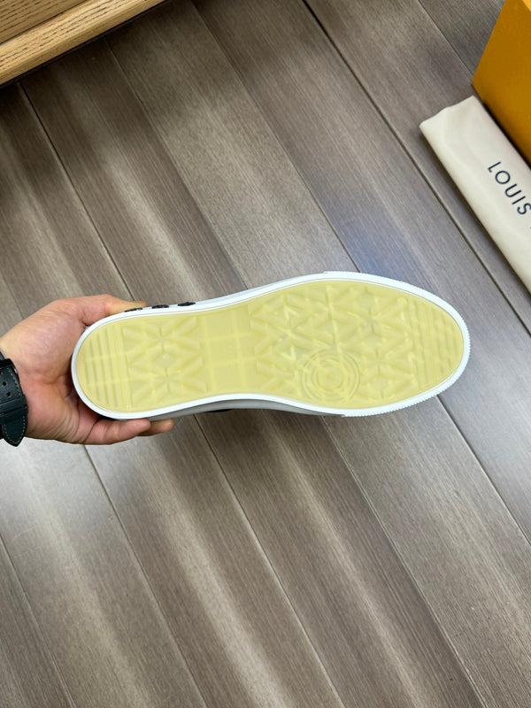 LV TRAINER SNEAKER IN BLACK MONOGRAM DENIM