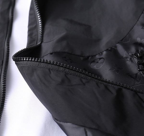 GIACCA CON CAPPUCCIO NERA LV 239041