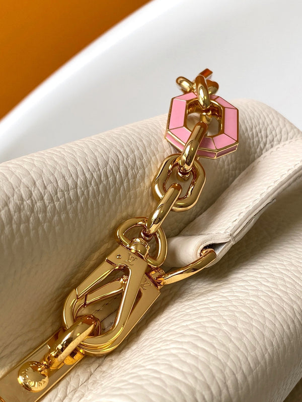 Capucines BB 21cm Bag White Cowhide 251662