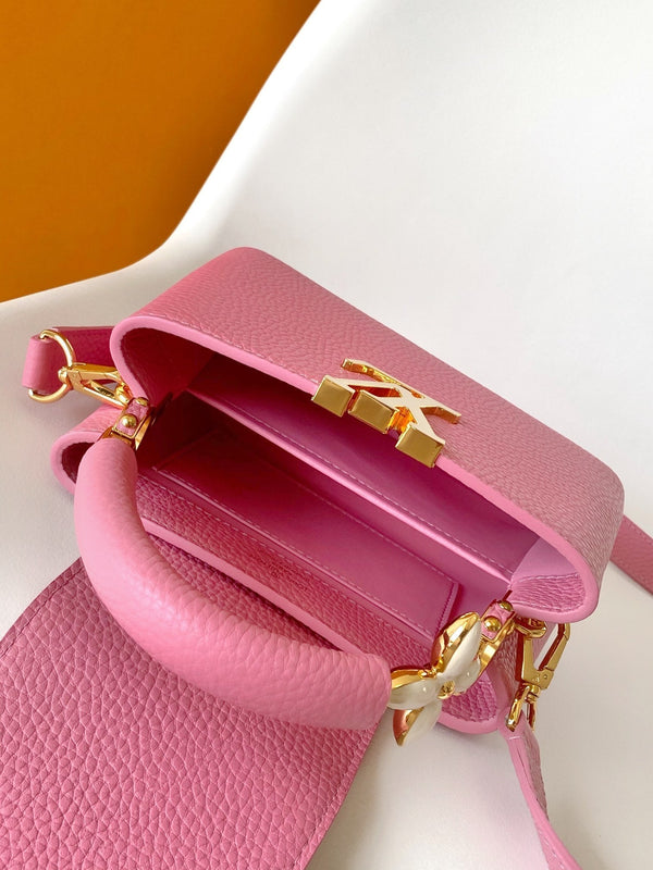 Capucines BB 21 cm Bag Pink Taurillon leather 251680