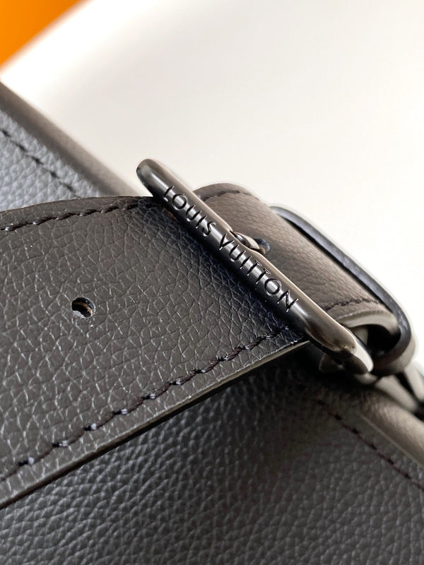 CAPUCINES GM 38CM ALL BLACK TAURILLON LEATHER 252015