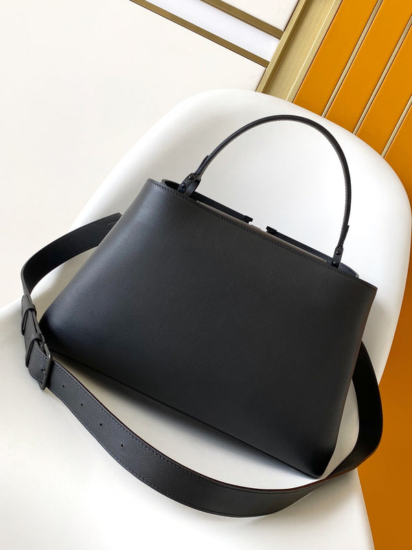 CAPUCINES GM 38CM ALL BLACK TAURILLON LEATHER 252015