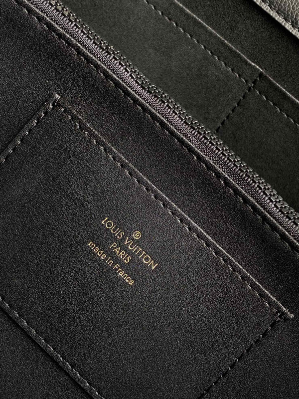 CAPUCINES GM 38CM ALL BLACK TAURILLON LEATHER 252015