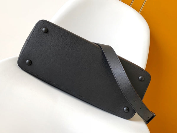 CAPUCINES GM 38CM ALL BLACK TAURILLON LEATHER 252015