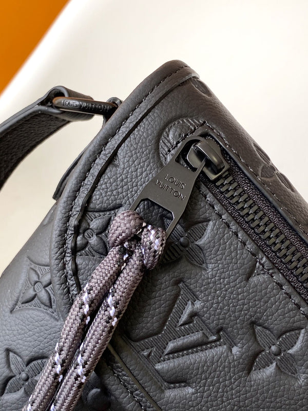 LV Pulse Wearable Wallet 22.5cm Black Monogram Shadow embossed calfskin