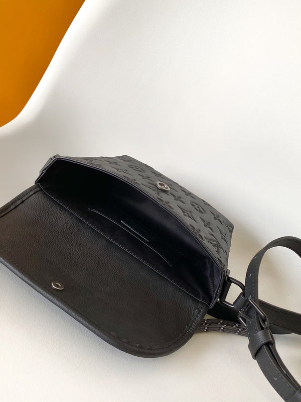 LV Pulse Wearable Wallet 22.5cm Black Monogram Shadow embossed calfskin