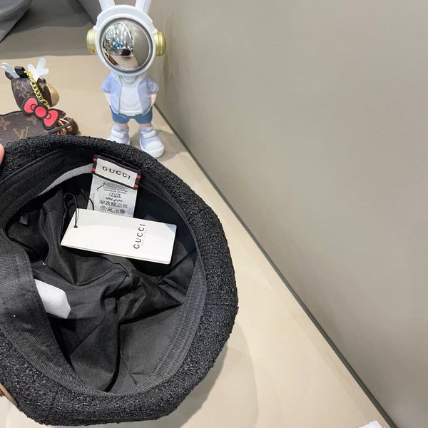 BERRET HAT IN BLACK TWEED 394272