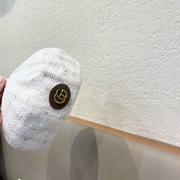 BERRET HAT IN WHITE TWEED 394273