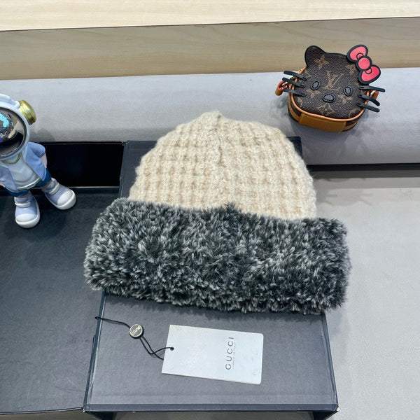 BEANIE HAT IN BEIGE WOOL AND FLEECE 399547