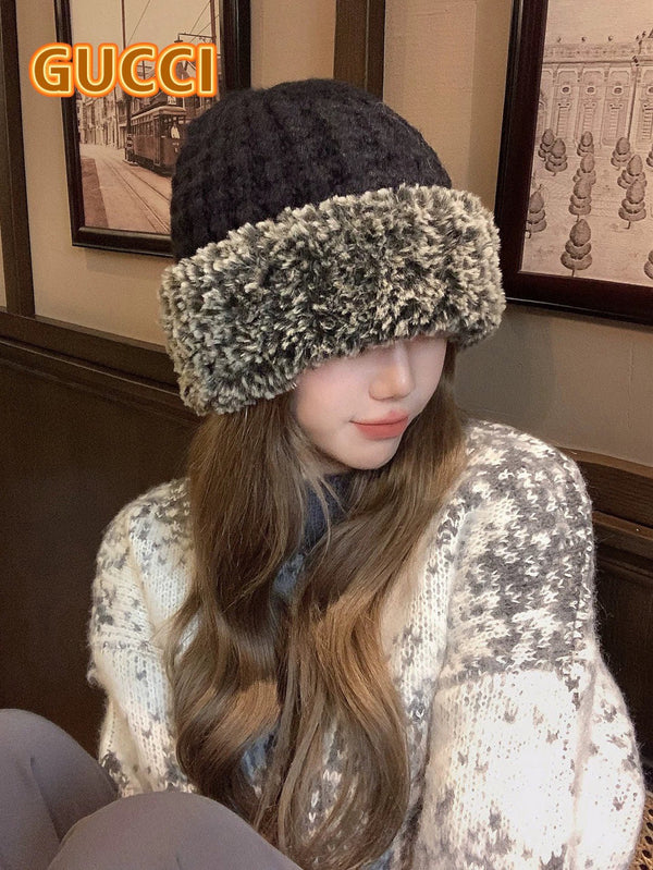 BEANIE HAT IN BLACK WOOL AND FLEECE 399548