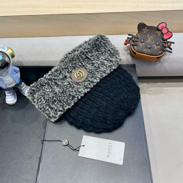 BEANIE HAT IN BLACK WOOL AND FLEECE 399548