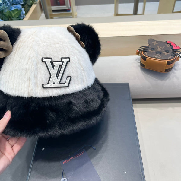 FISHERMAN HAT IN WHITE MIX BLACK WOOL AND RABBIT FUR 409759