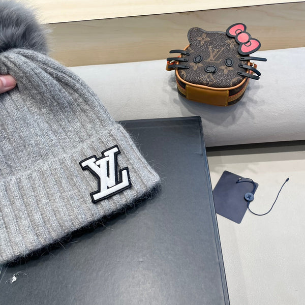 KNITTED BEANIE HAT IN GRAY WOOL 413367