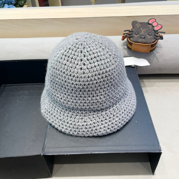 CAPPELLO A SECCHIELLO IN MAGLIA DI LANA GRIGIO ACCIAIO 413396