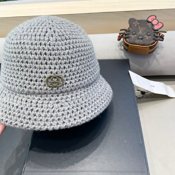 CAPPELLO A SECCHIELLO IN MAGLIA DI LANA GRIGIO ACCIAIO 413396