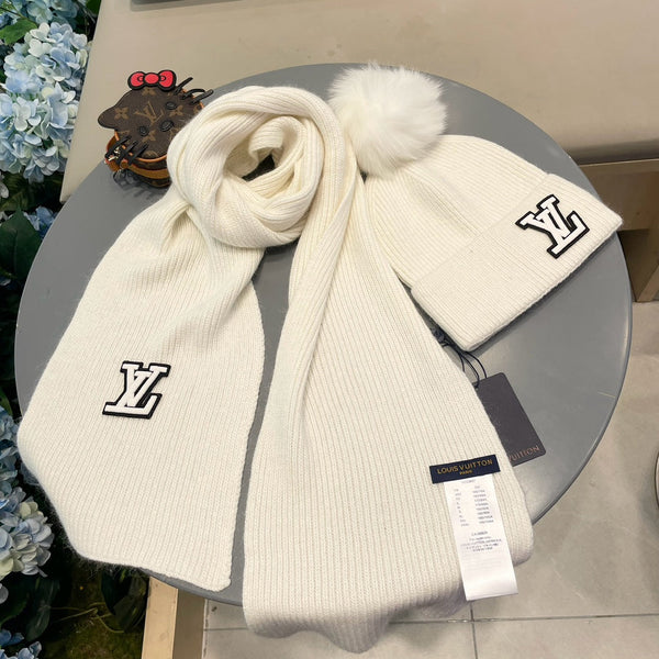 SET SCARF AND HAT IN WHITE WOOL AND FOX FUR 414791