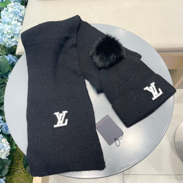 SET SCARF AND HAT IN BLACK WOOL AND FOX FUR 414772