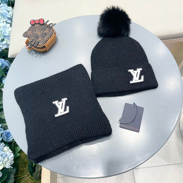 SET SCARF AND HAT IN BLACK WOOL AND FOX FUR 414772