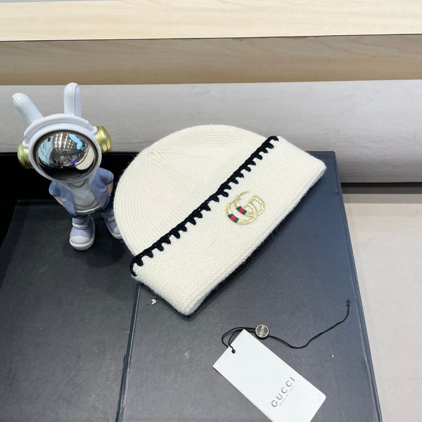 BEANIE HAT IN WHITE WOOL 416412