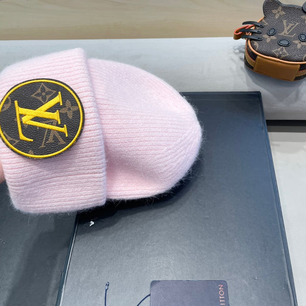 KNITTED BEANIE HAT IN PASTEL PINK WOOL AND RABBIT FUR 417757