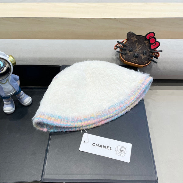 CAPPELLO A SECCHIELLO IN PELLICCIA DI AGNELLO BIANCA 419468