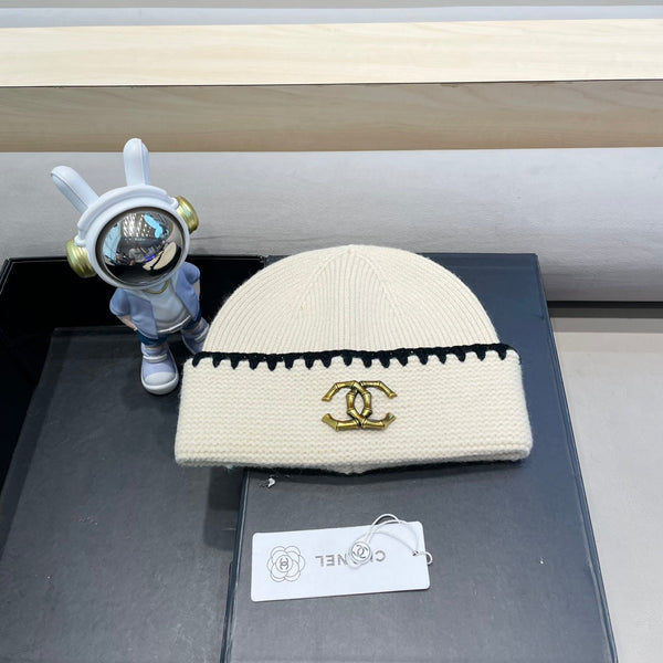 BERRETTO IN LANA BIANCA 419782