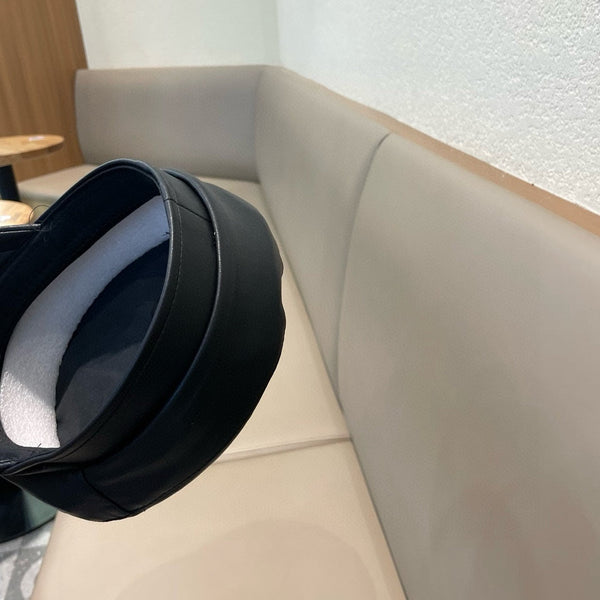 NEWSBOY CAP IN BLACK CALFSKIN 421107