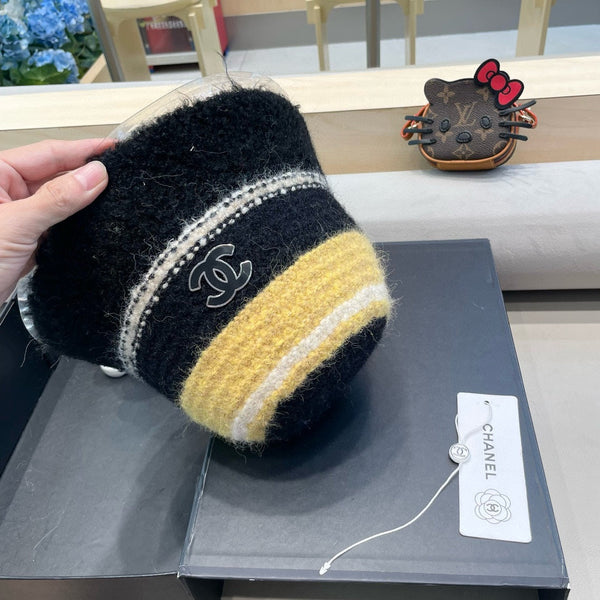 CAPPELLO A SECCHIELLO IN PILE COLORATO 421129