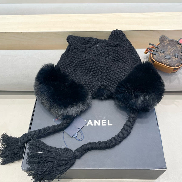 KNITTED BEANIE HAT IN BLACK WOOL WITH JAPANESE CAT EARS 421256