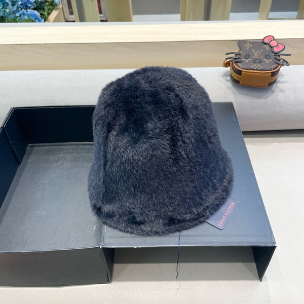 BUCKET HAT IN BLACK RABBIT FUR 421260