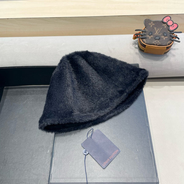 BUCKET HAT IN BLACK RABBIT FUR 421260