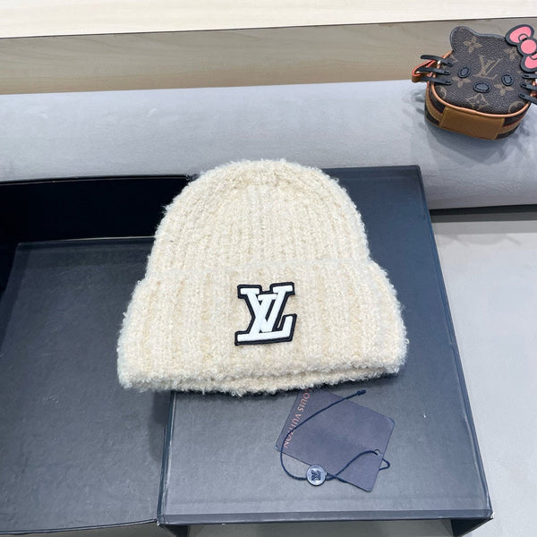 KNITTED BEANIE HAT IN LIGHT BEIGE WOOL 421267