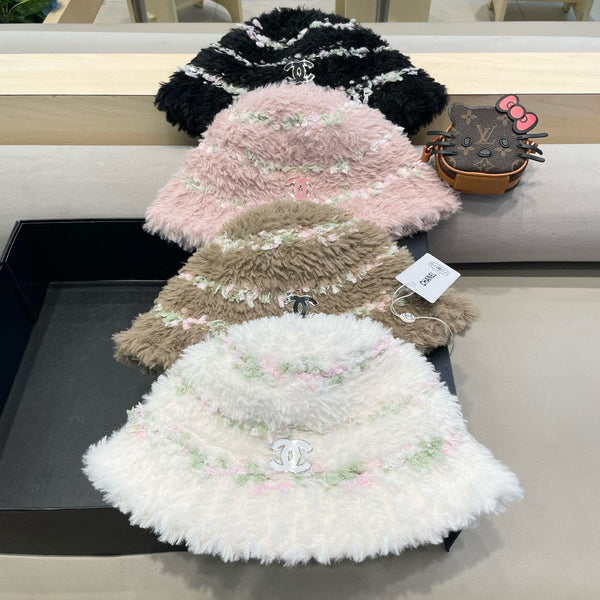 BUCKET HAT IN LIGHT PINK FLEECE 421274