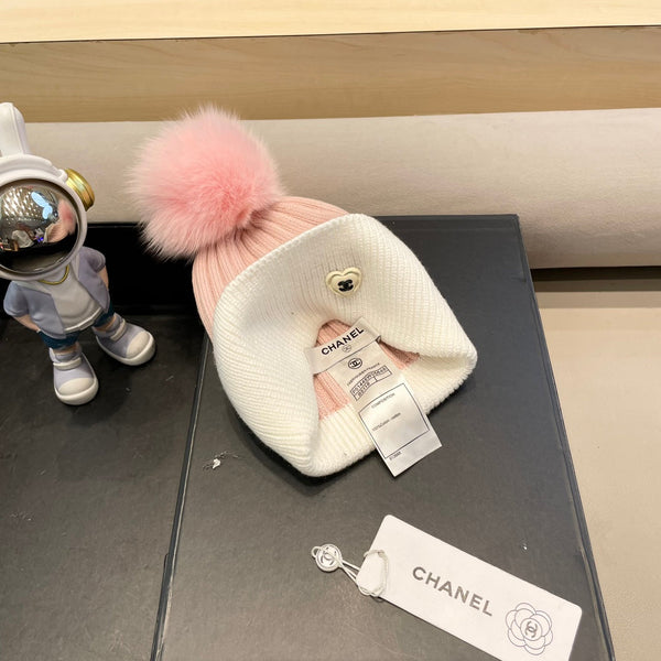 BERRETTO IN LANA MISTA ROSA CONTORNO BIANCO 421051