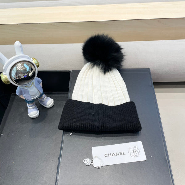 BEANIE HAT IN BLACK MIX WHITE WOOL 421053