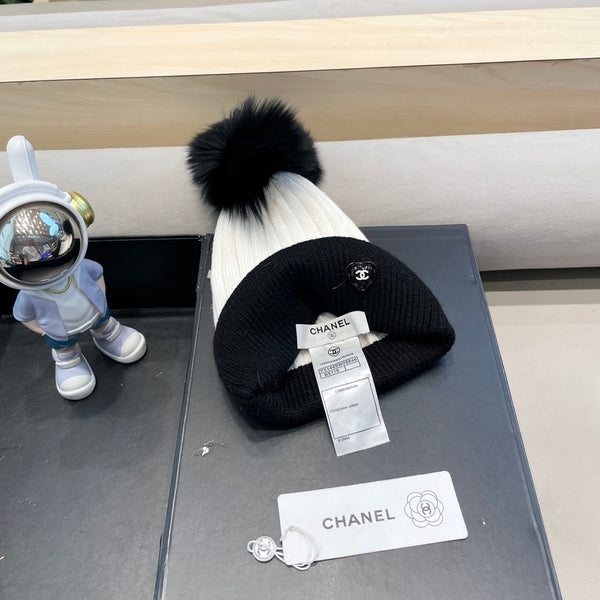 BEANIE HAT IN BLACK MIX WHITE WOOL 421053