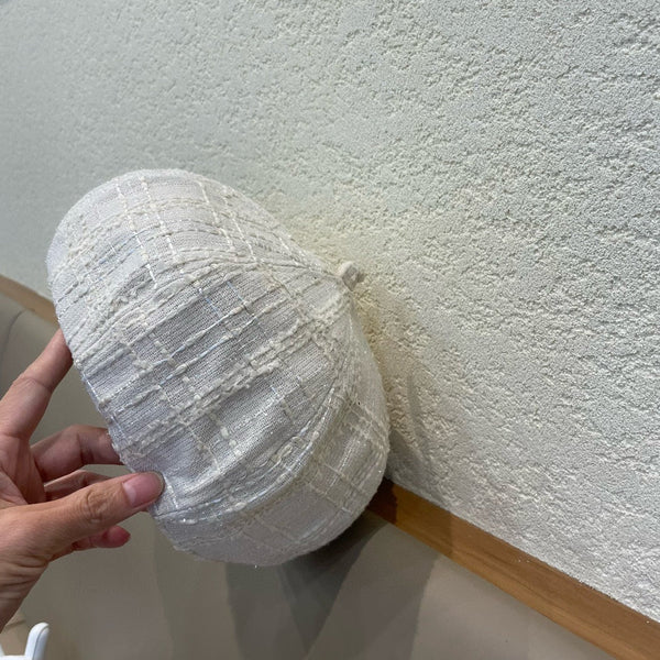 CAPPELLO BASCO IN TWEED DI LANA BIANCA 422553