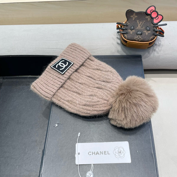 BEANIE HAT IN LIGHT BROWN WOOL 422175