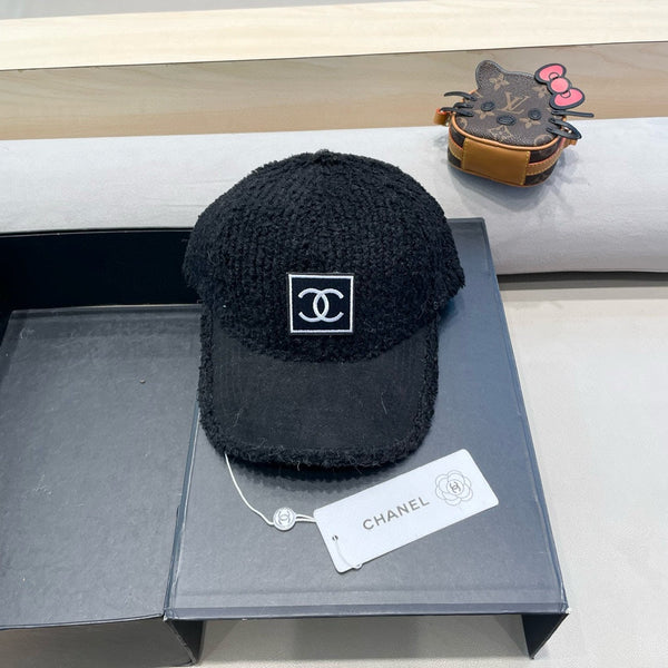 CAPPELLINO DA BASEBALL IN SHEARLING NERO 422433