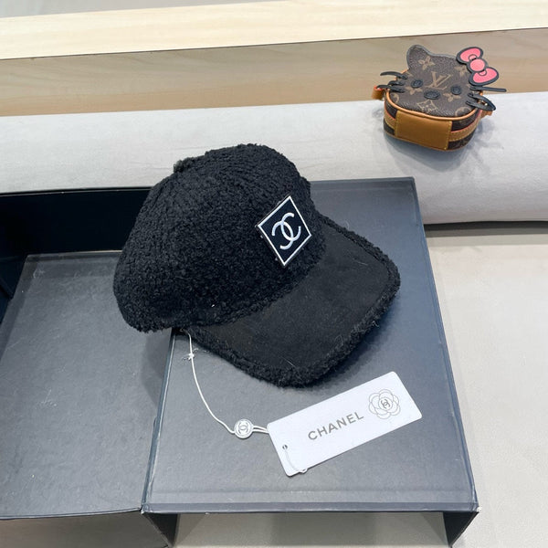 CAPPELLINO DA BASEBALL IN SHEARLING NERO 422433