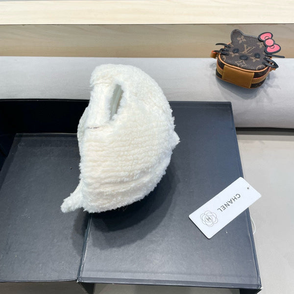 CAPPELLINO DA BASEBALL IN SHEARLING BIANCO 422434