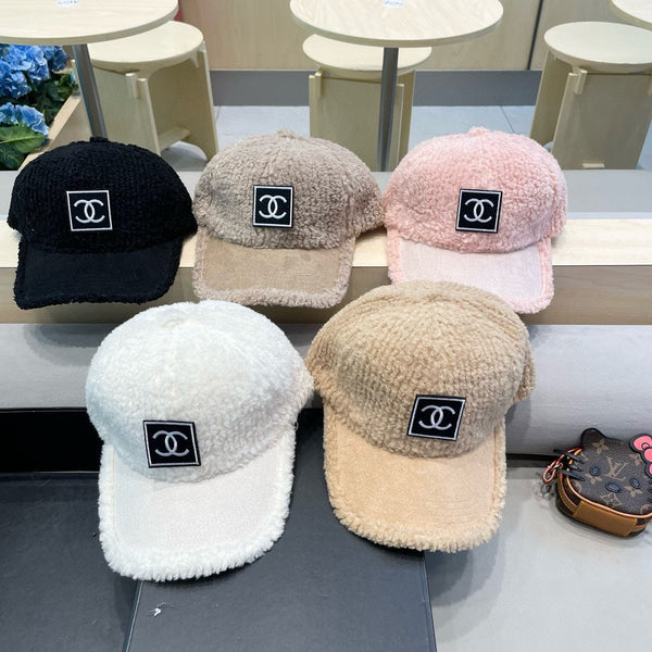 CAPPELLINO DA BASEBALL IN SHEARLING BIANCO 422434