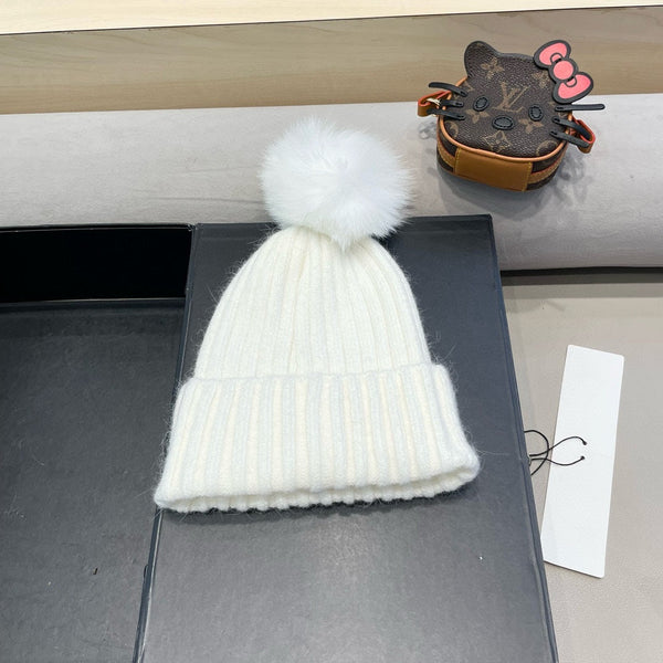 BEANIE HAT IN WHITE WOOL 422453