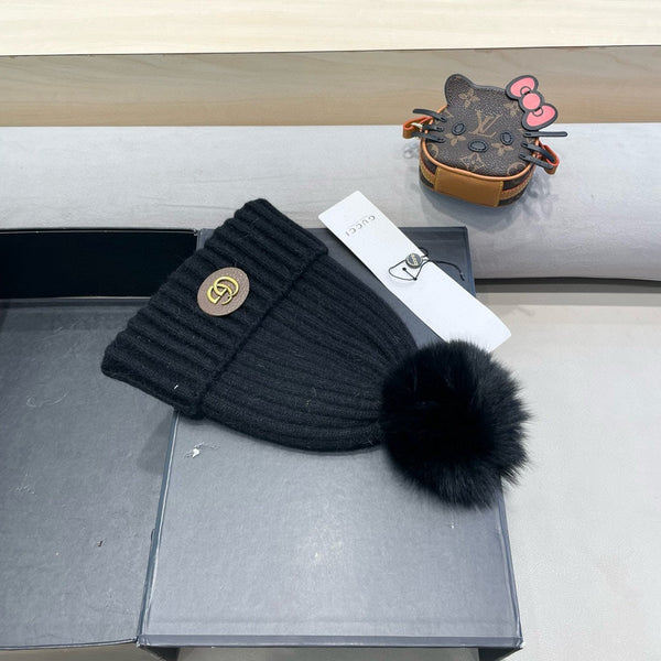 BEANIE HAT IN BLACK WOOL 422454