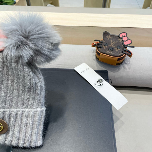 BEANIE HAT IN LIGHT GRAY WOOL 422455