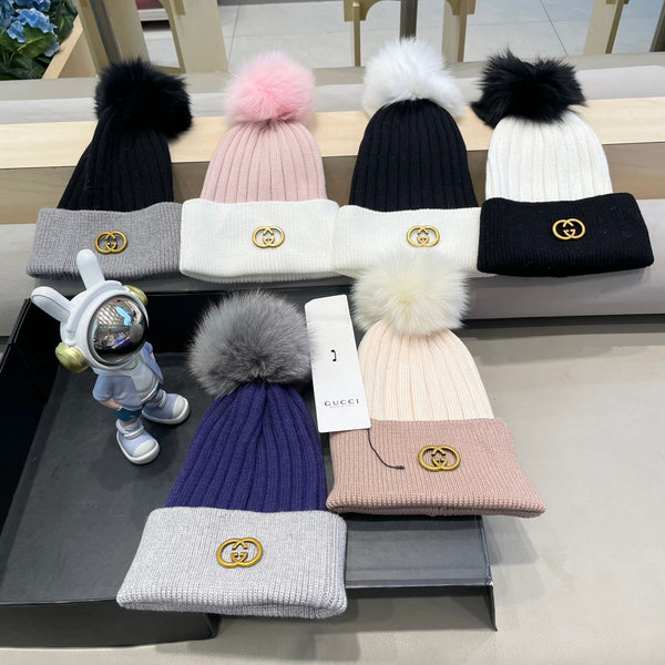 BEANIE HAT IN LIGHT BROWN MIX WHITE WOOL AND FOX FUR 422502